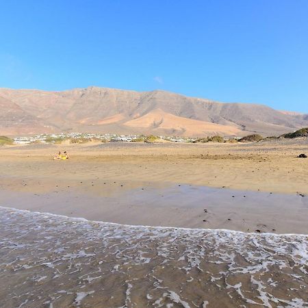 Famara Beach Apt Ngoại thất bức ảnh