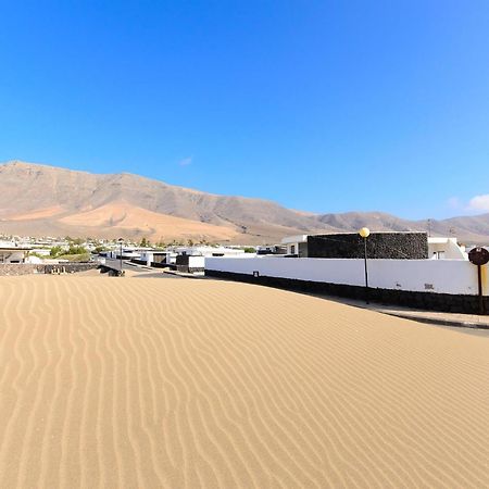 Famara Beach Apt Ngoại thất bức ảnh