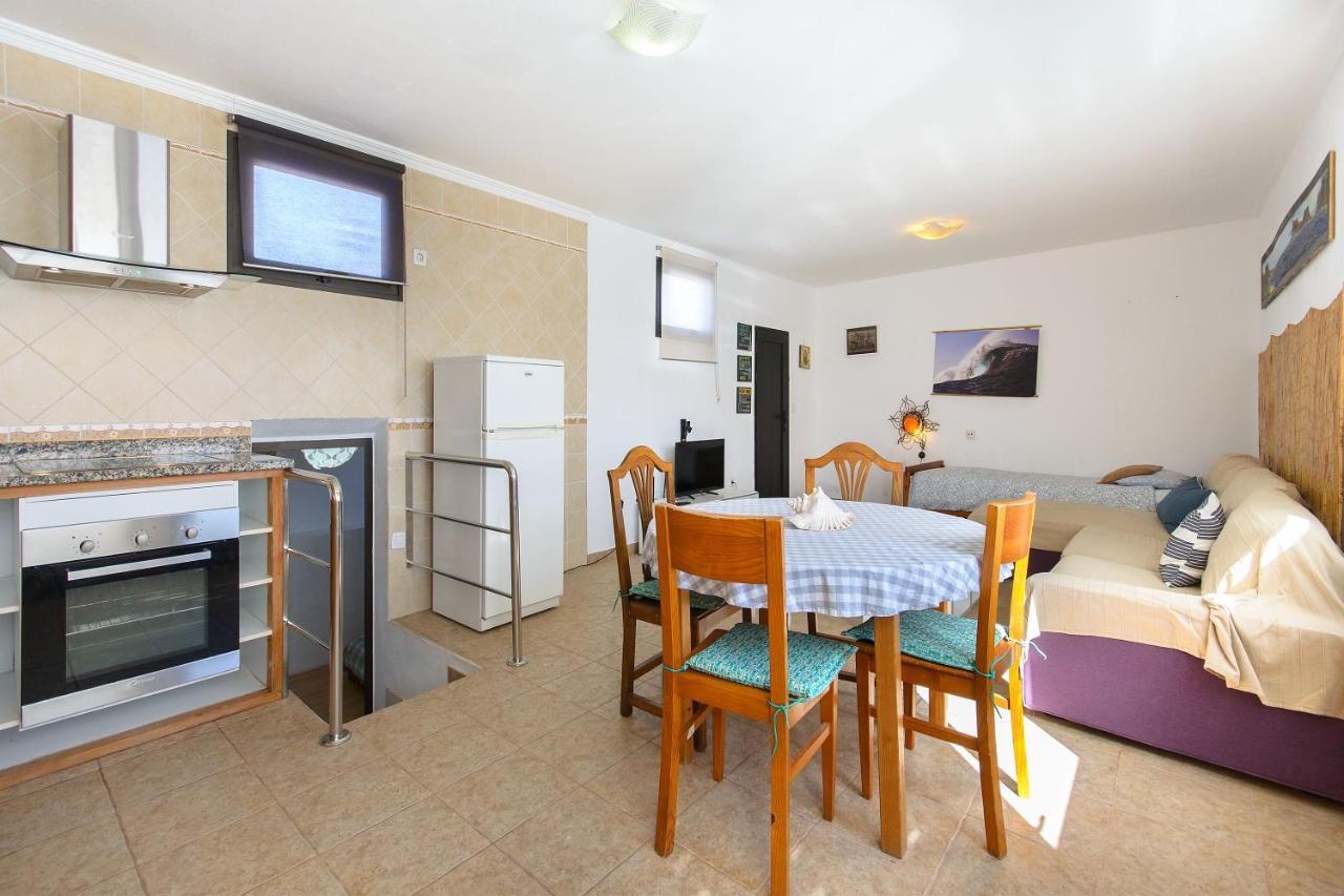 Famara Beach Apt Ngoại thất bức ảnh