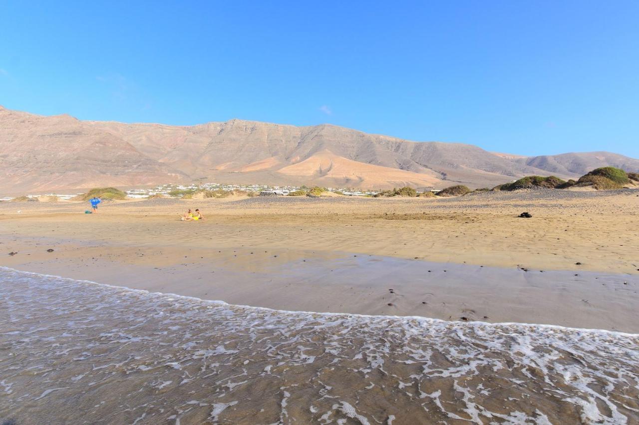 Famara Beach Apt Ngoại thất bức ảnh