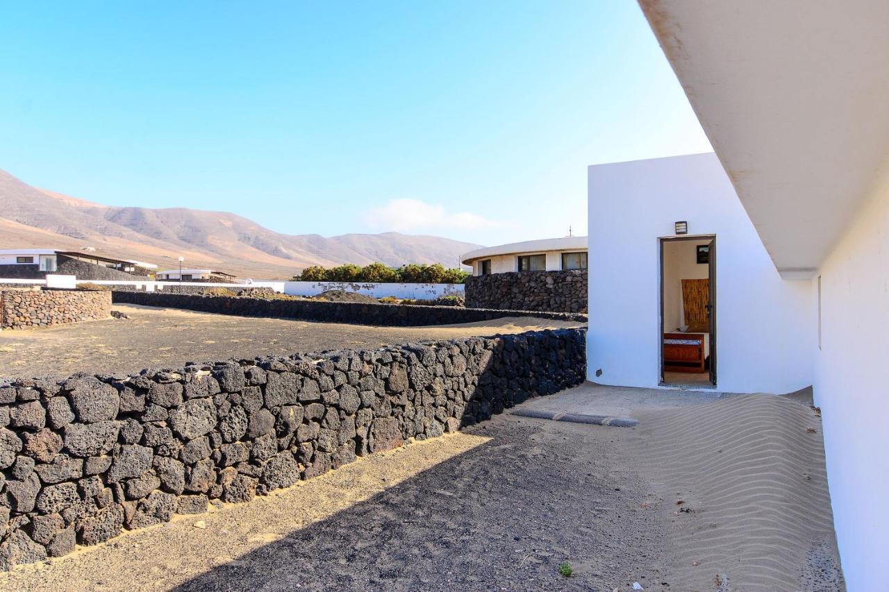Famara Beach Apt Ngoại thất bức ảnh